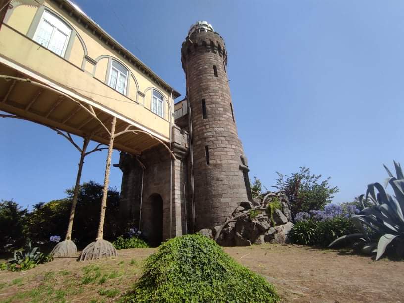 Torre com parte do casarão