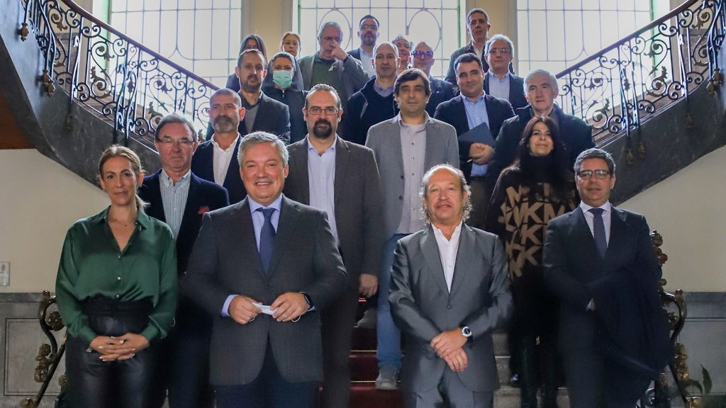 A foto dos diretores de escola participantes na iniciativa