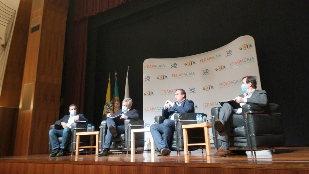 Eduardo Vítor Rodrigues ouviu as preocupações de vários representantes de Associações de Pais