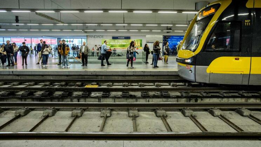 Linha do Metro entre a Trindade e a Casa da Música continua condicionada